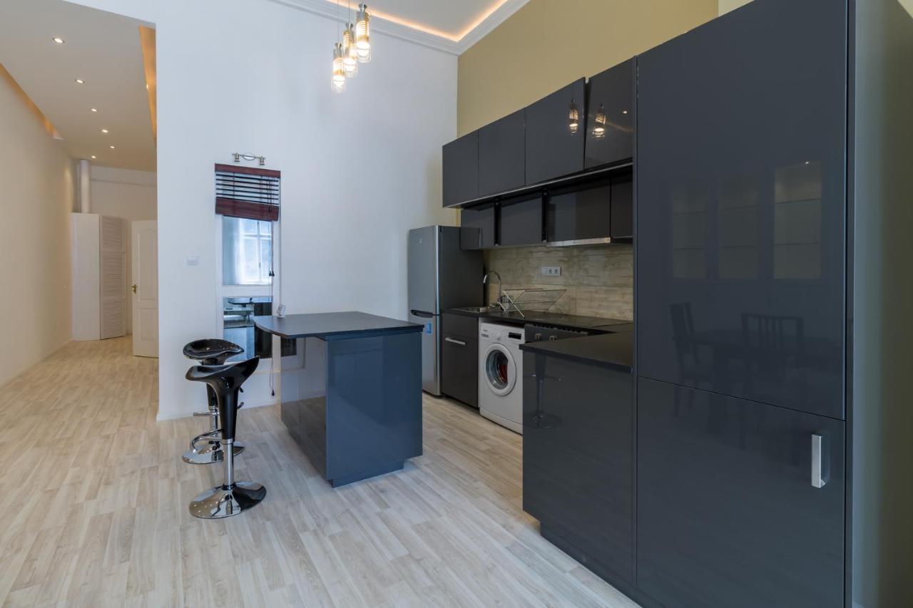Spacious Riverside Residency - Magnificent View Будапеща Екстериор снимка