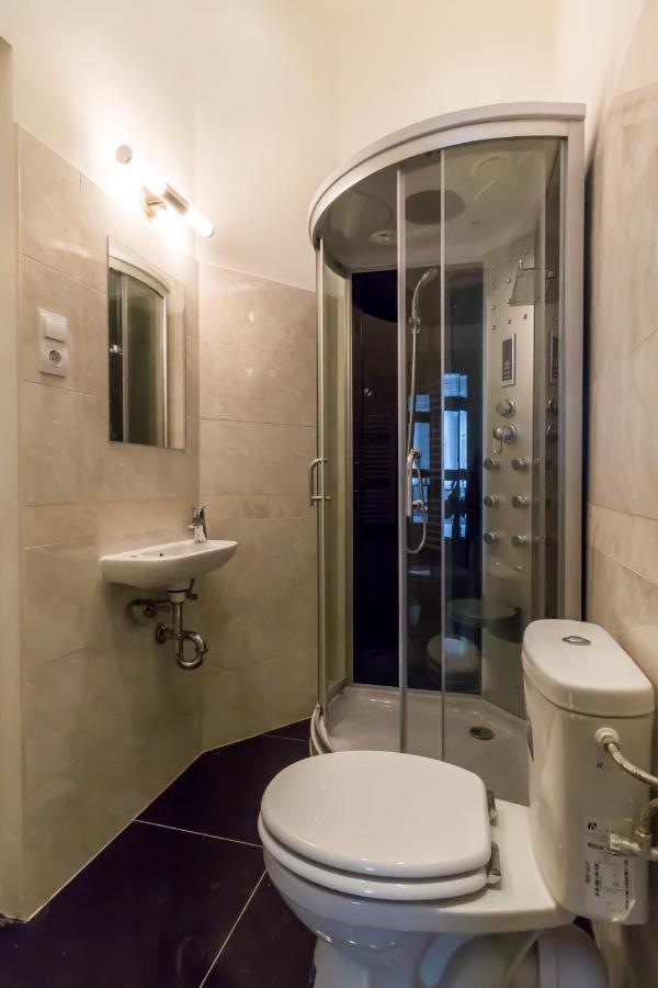 Spacious Riverside Residency - Magnificent View Будапеща Екстериор снимка